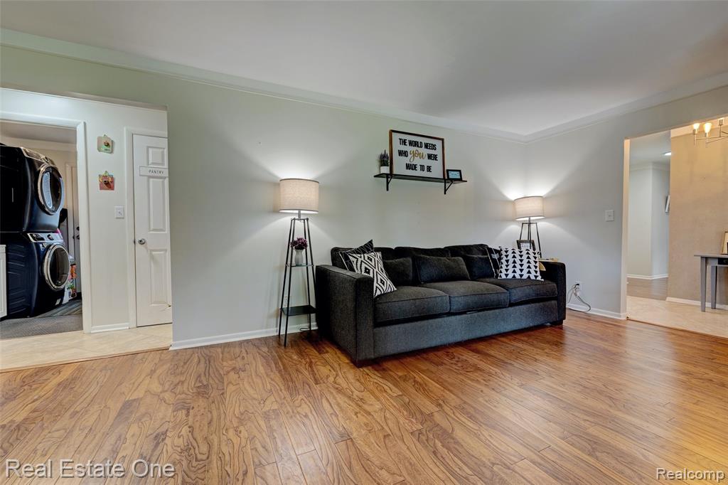 327 Coats Road Lake Orion, MI 48362 - Photo 15 of 62 Gallery Image 15