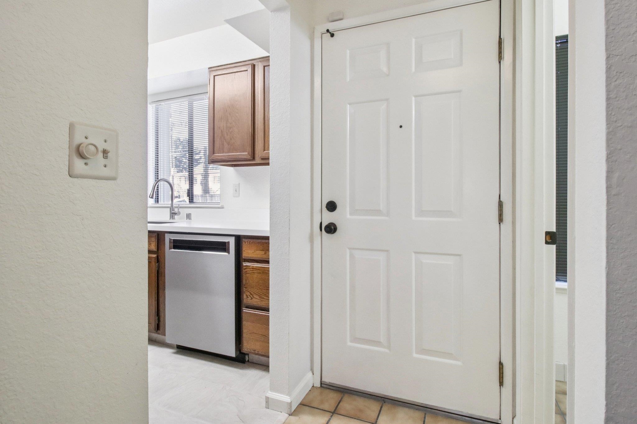 302 Ash Lane El Sobrante, CA 94803 - Photo 4 of 45