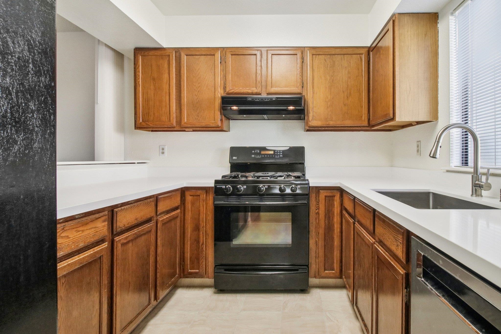 302 Ash Lane El Sobrante, CA 94803 - Photo 5 of 45