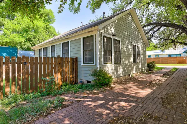 $949,999 | 809 East 44th Street, Austin, TX 78751