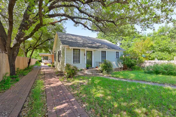 $949,999 | 809 East 44th Street, Austin, TX 78751