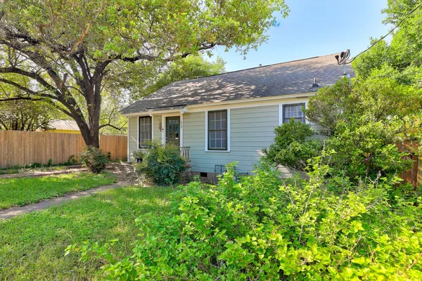 $949,999 | 809 East 44th Street, Austin, TX 78751