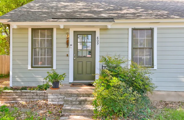 $949,999 | 809 East 44th Street, Austin, TX 78751