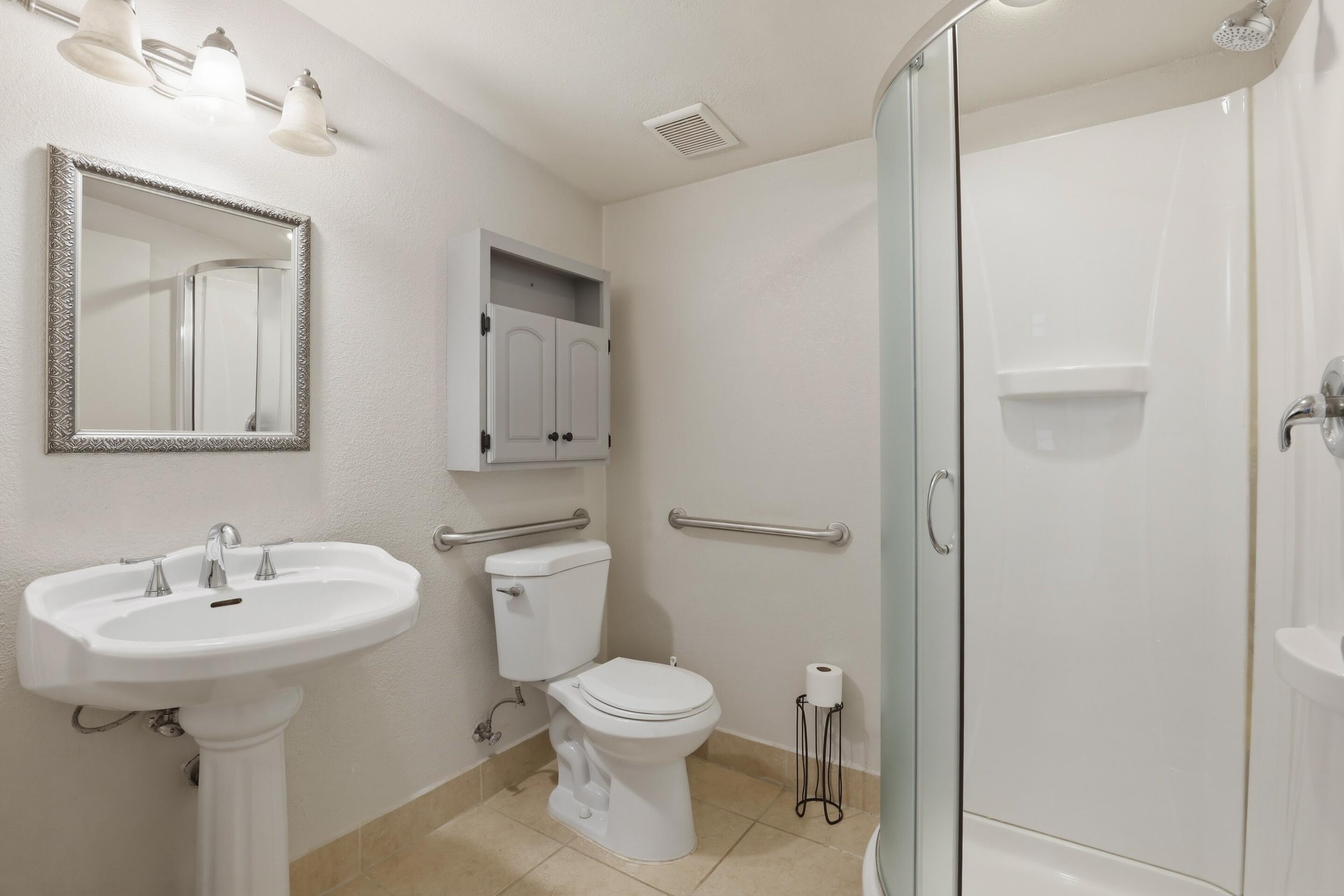 407 West Frontier Street Payson, AZ 85541 - Photo 25 of 33 Guest House Bathroom