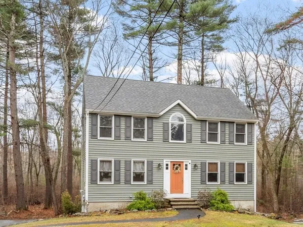 $799,900 | 7 Avon Street, Wilmington, MA 01887