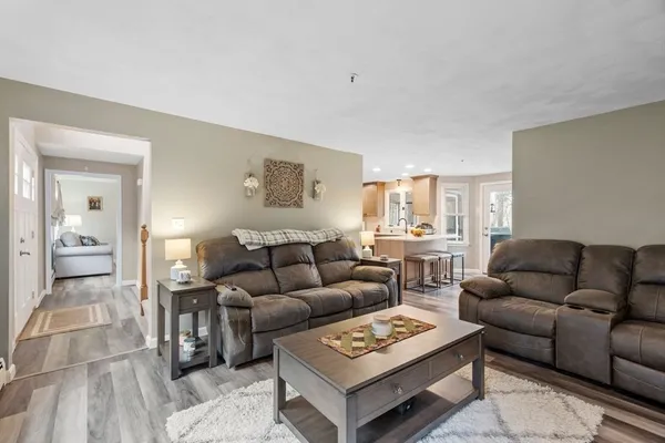 $799,900 | 7 Avon Street, Wilmington, MA 01887