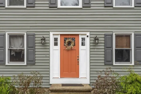 $799,900 | 7 Avon Street, Wilmington, MA 01887