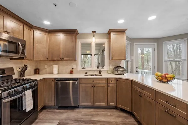 $799,900 | 7 Avon Street, Wilmington, MA 01887
