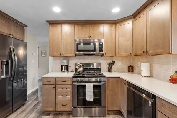 $799,900 | 7 Avon Street, Wilmington, MA 01887