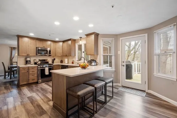 $799,900 | 7 Avon Street, Wilmington, MA 01887