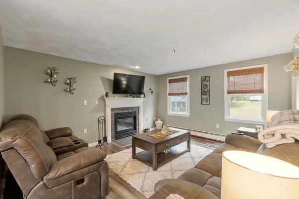 $799,900 | 7 Avon Street, Wilmington, MA 01887