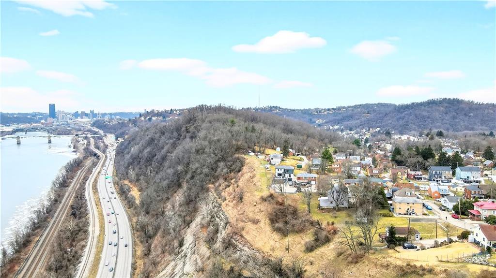 30 Perry Street Pittsburgh, PA 15209 - Photo 42 of 43 30 Perry Street provides a beautiful view down river to Downtown Pittsburgh where the skyline can be seen.