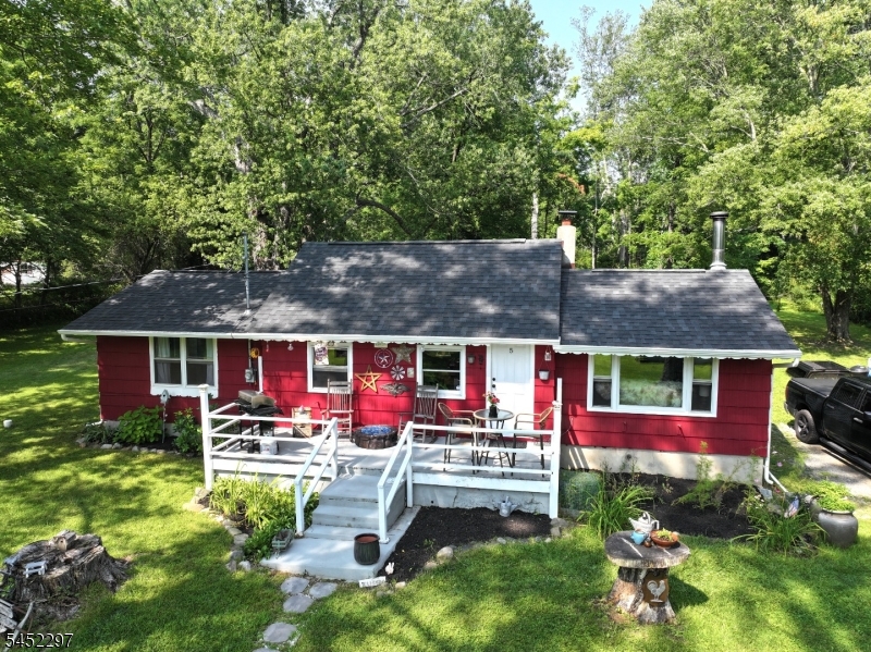 5 West Shaytown Road Montague, NJ 07827 - Photo 1 of 33 Gallery Image 1