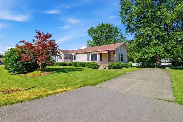 $179,900 | 485 Cohassett Drive, Hermitage, PA 16148