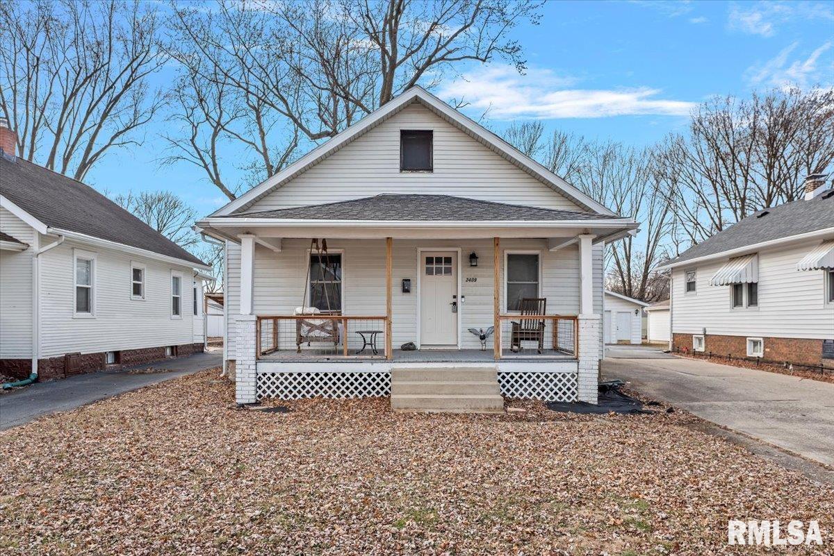 2409 South Lowell Avenue Springfield, IL 62704 - Photo 1 of 23