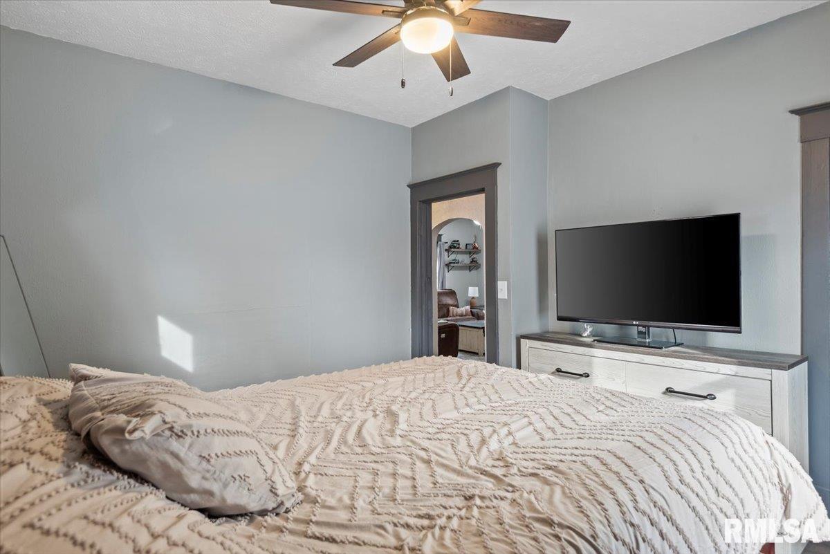 2409 South Lowell Avenue Springfield, IL 62704 - Photo 14 of 23