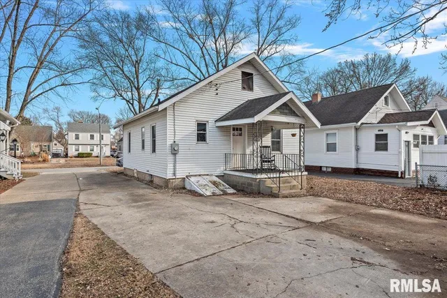 $129,900 | 2409 South Lowell Avenue, Springfield, IL 62704