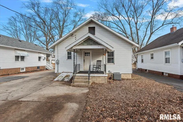 $129,900 | 2409 South Lowell Avenue, Springfield, IL 62704