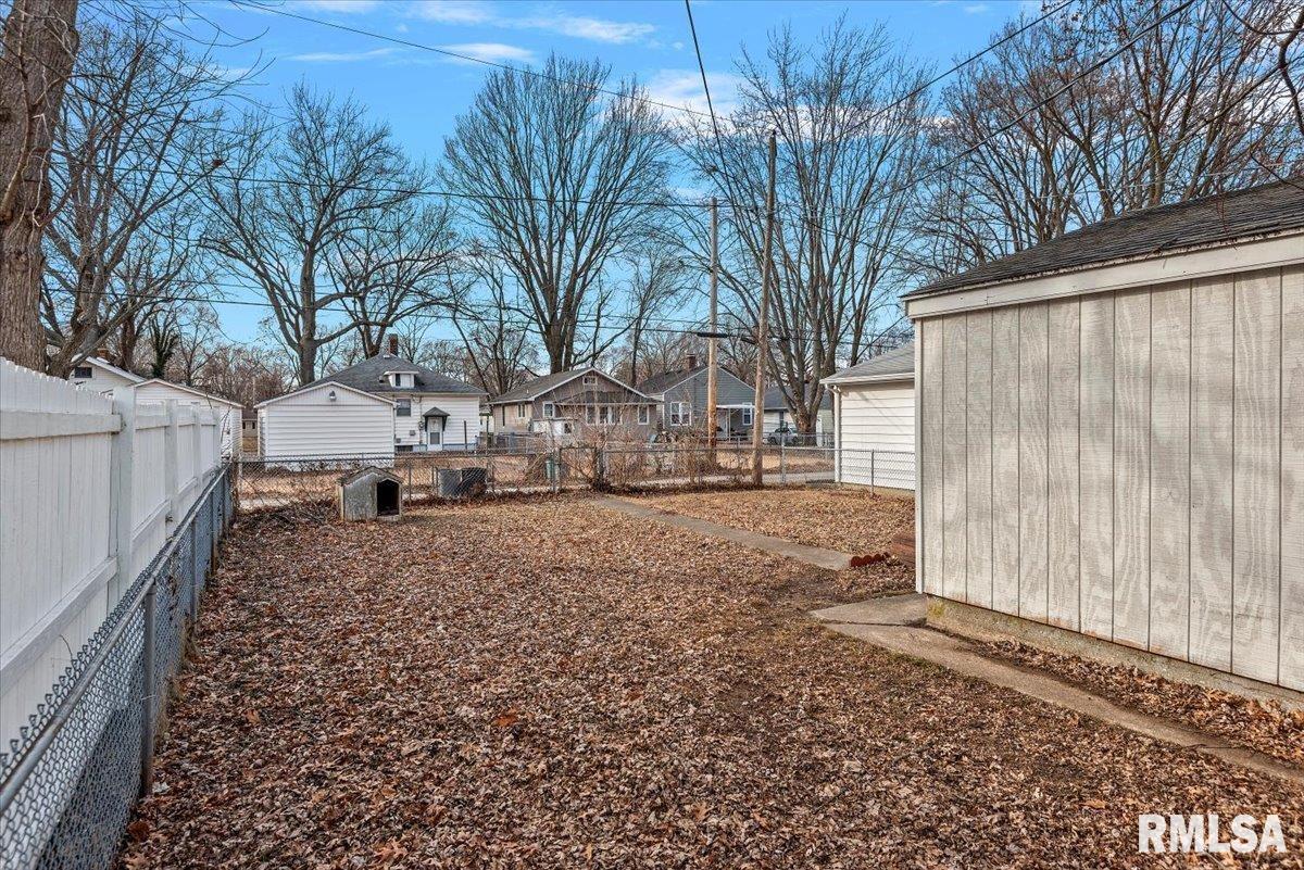 2409 South Lowell Avenue Springfield, IL 62704 - Photo 20 of 23