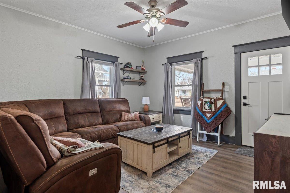 2409 South Lowell Avenue Springfield, IL 62704 - Photo 4 of 23