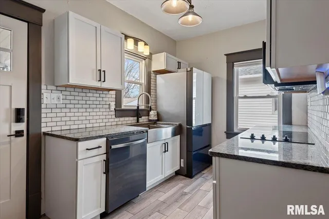 $129,900 | 2409 South Lowell Avenue, Springfield, IL 62704