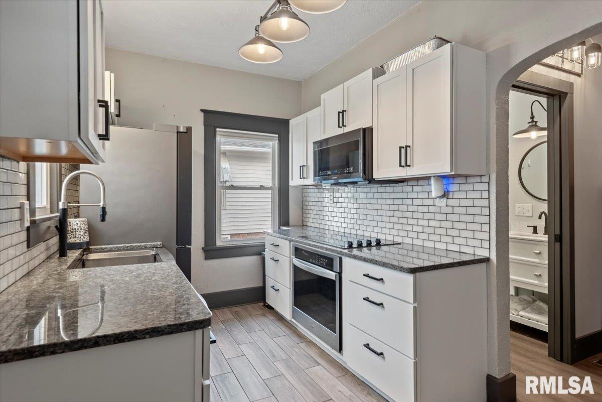 2409 South Lowell Avenue Springfield, IL 62704 - Photo 7 of 23