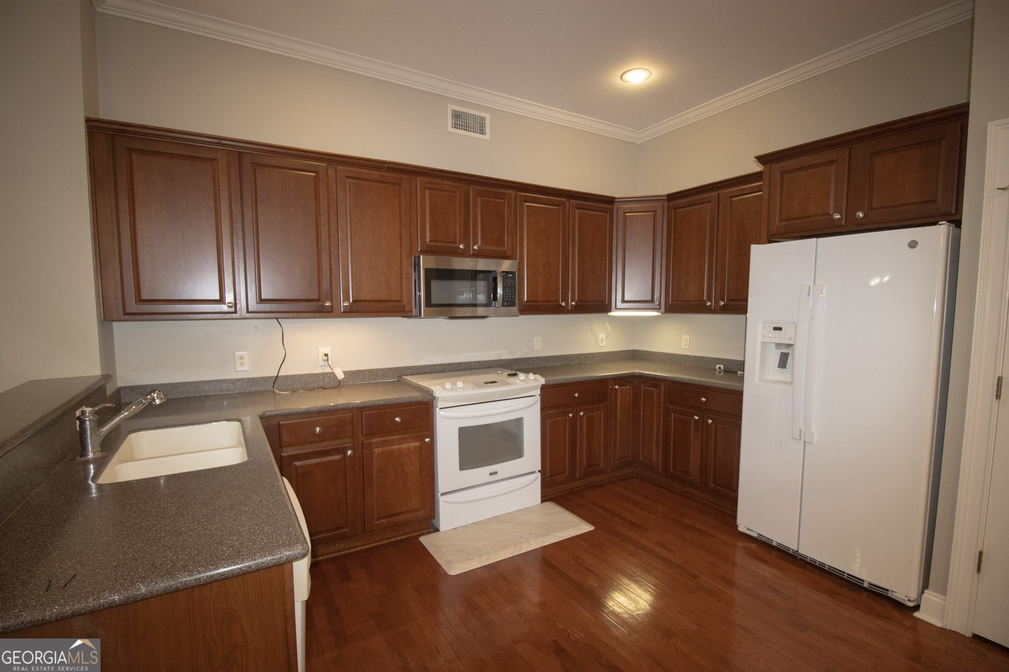 121 Tillman Road, Unit 803 Statesboro, GA 30458 - Photo 4 of 20 Gallery Image 4