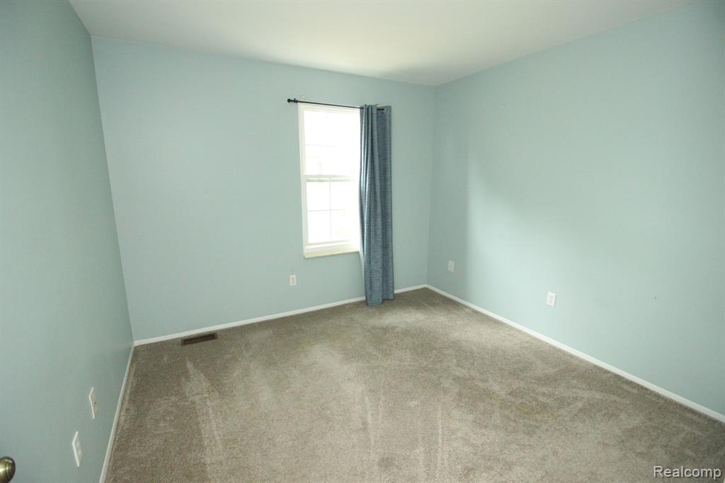 24644 Spring Lane Harrison Township, MI 48045 - Photo 26 of 28
