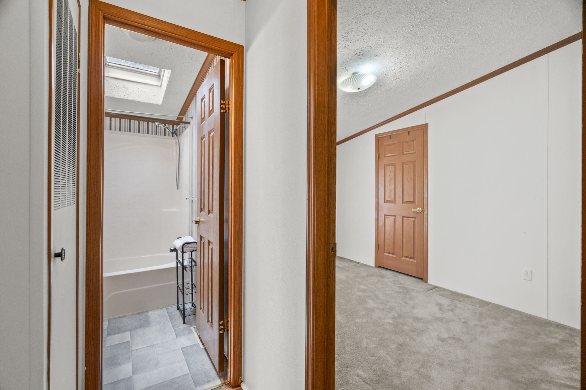 4012 Armstrong Road Springfield, TN 37172 - Photo 25 of 39 a view of a bathroom from a corridor