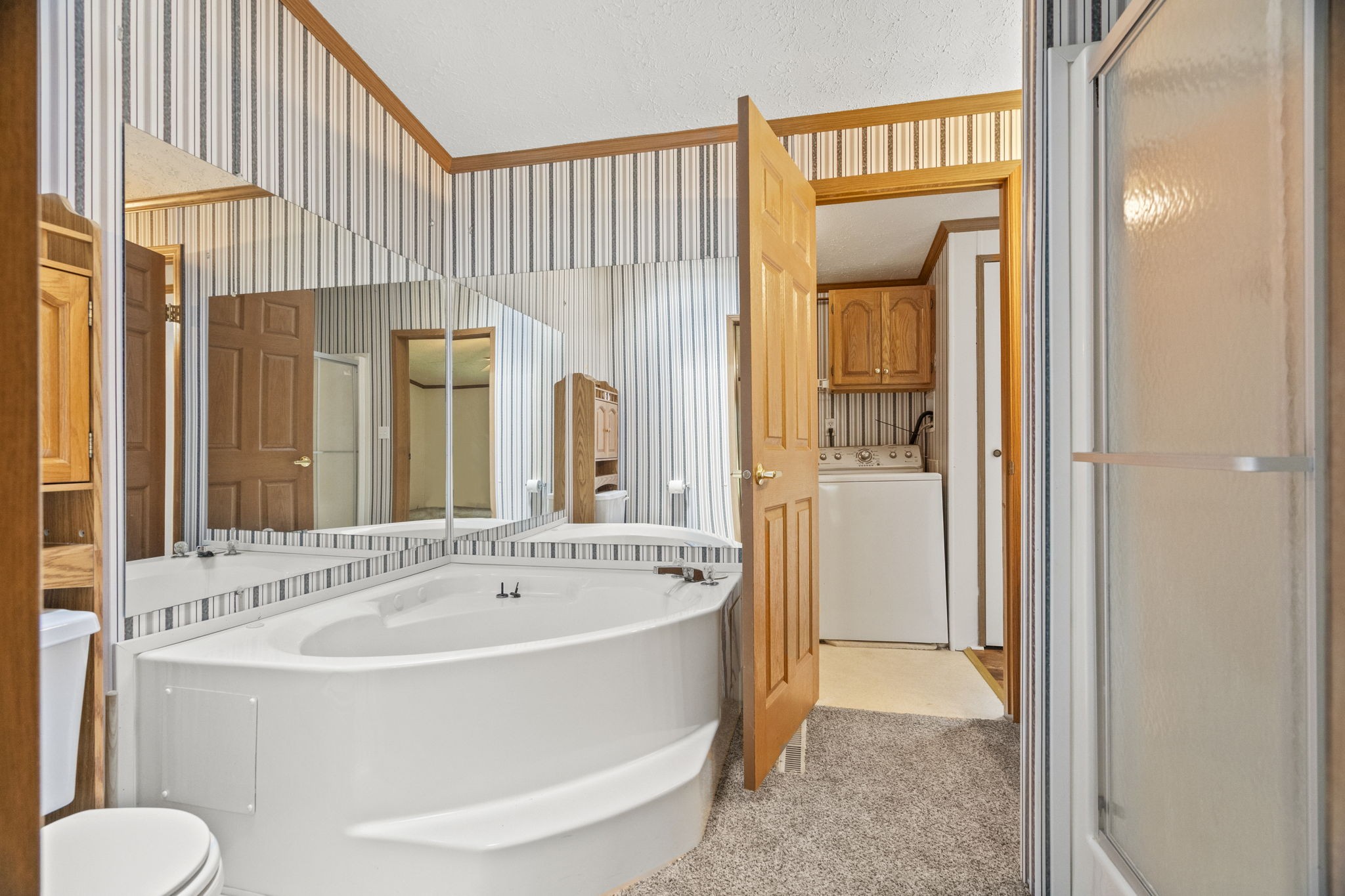 4012 Armstrong Road Springfield, TN 37172 - Photo 31 of 39 a bathroom with a tub and a sink