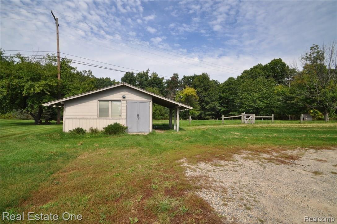 1510 West Predmore Road Oakland, MI 48363 - Photo 28 of 31 25.JPG