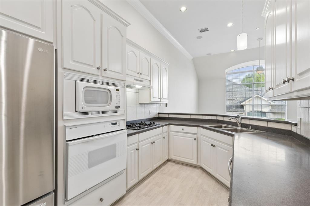 4097 Oberlin Way Addison, TX 75001 - Photo 17 of 27