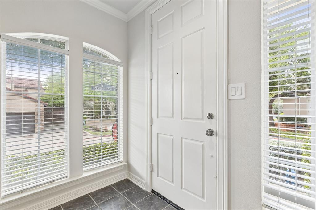 4097 Oberlin Way Addison, TX 75001 - Photo 3 of 27