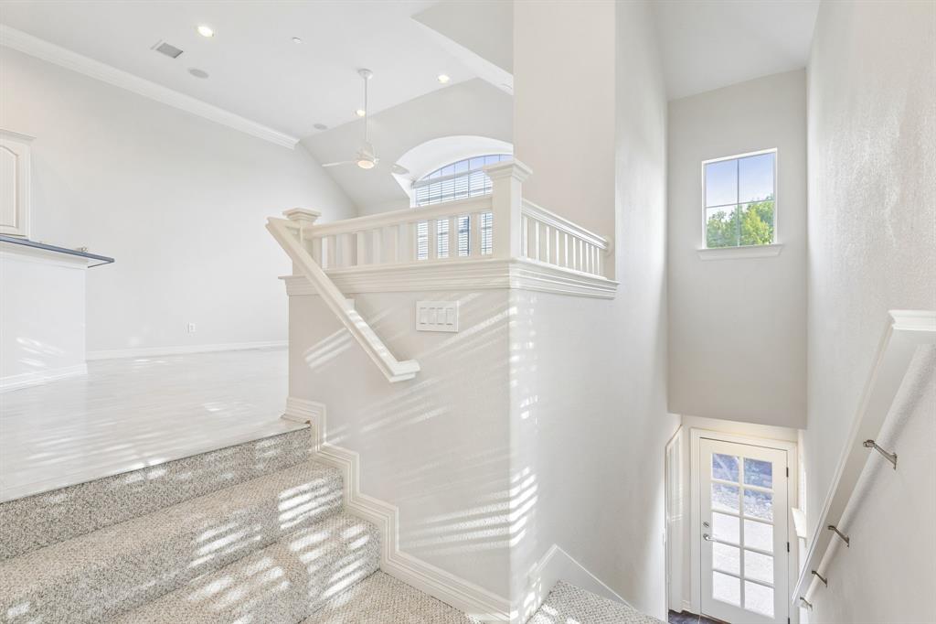 4097 Oberlin Way Addison, TX 75001 - Photo 5 of 27