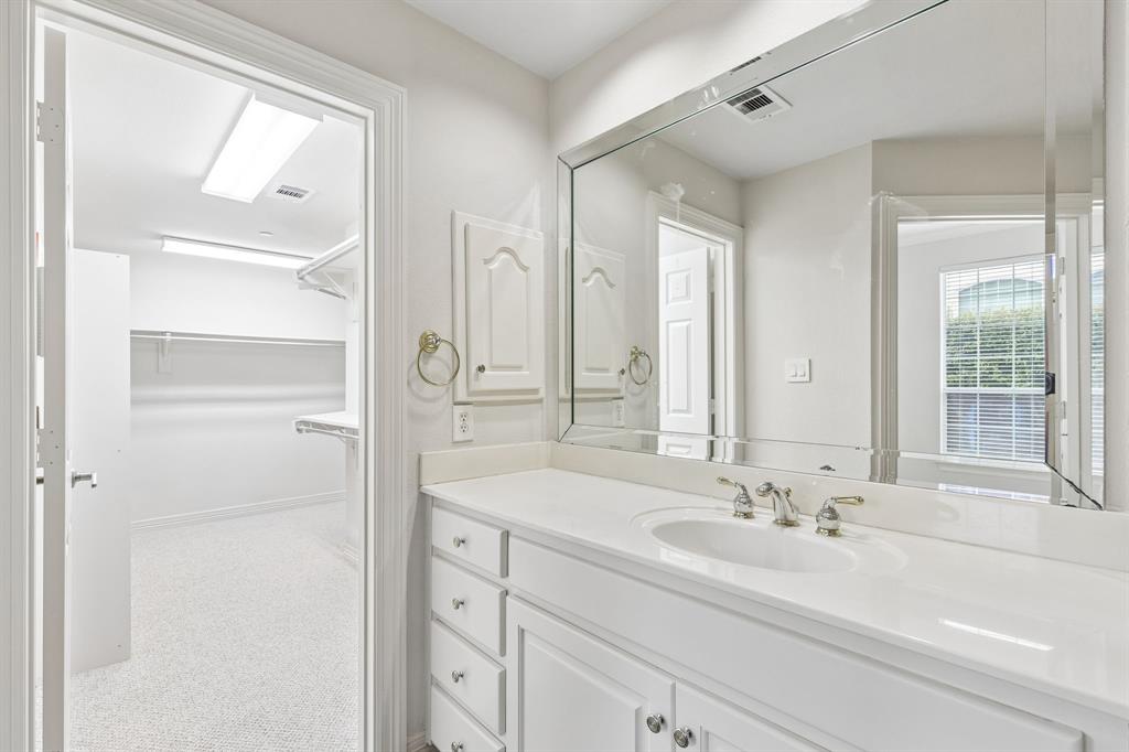 4097 Oberlin Way Addison, TX 75001 - Photo 10 of 27