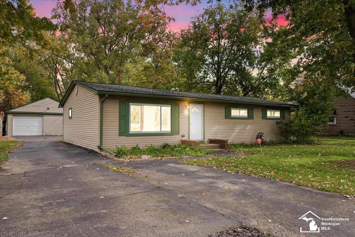 6255 Inkster Road Taylor, MI 48180 - Photo 1 of 26 Front of House