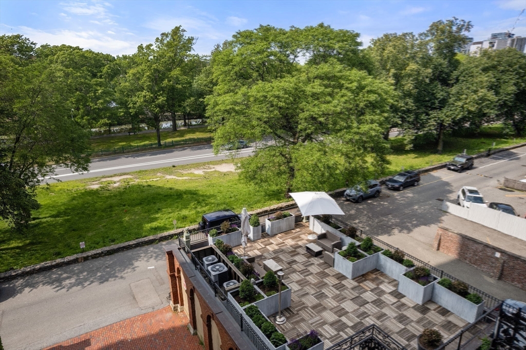 168 Beacon Street, Unit 1 Boston, MA 02116 - Photo 30 of 37