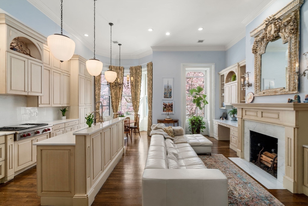 168 Beacon Street, Unit 1 Boston, MA 02116 - Photo 4 of 37