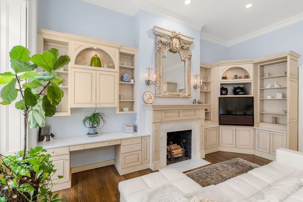 168 Beacon Street, Unit 1 Boston, MA 02116 - Photo 5 of 37