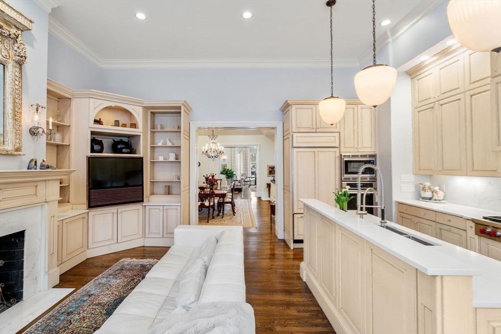 168 Beacon Street, Unit 1 Boston, MA 02116 - Photo 8 of 37