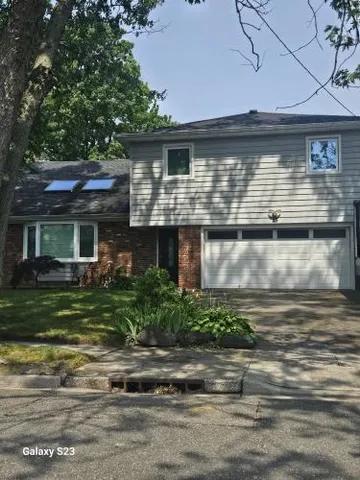 $1,339,000 | 15 Cunitains Rd Valley Stream, Valley Stream, NY 11581