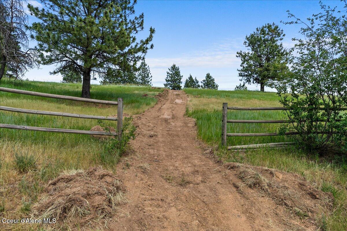 Nka West Bellgrove Road Coeur D'Alene, ID 83814 - Photo 12 of 21 09-Driveway