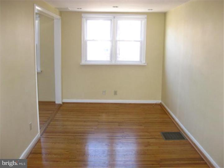 7326 Drexel Road Philadelphia, PA 19151 - Photo 3 of 12 Dining Room