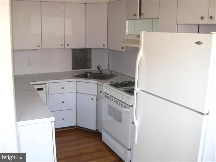 7326 Drexel Road Philadelphia, PA 19151 - Photo 5 of 12 Kitchen