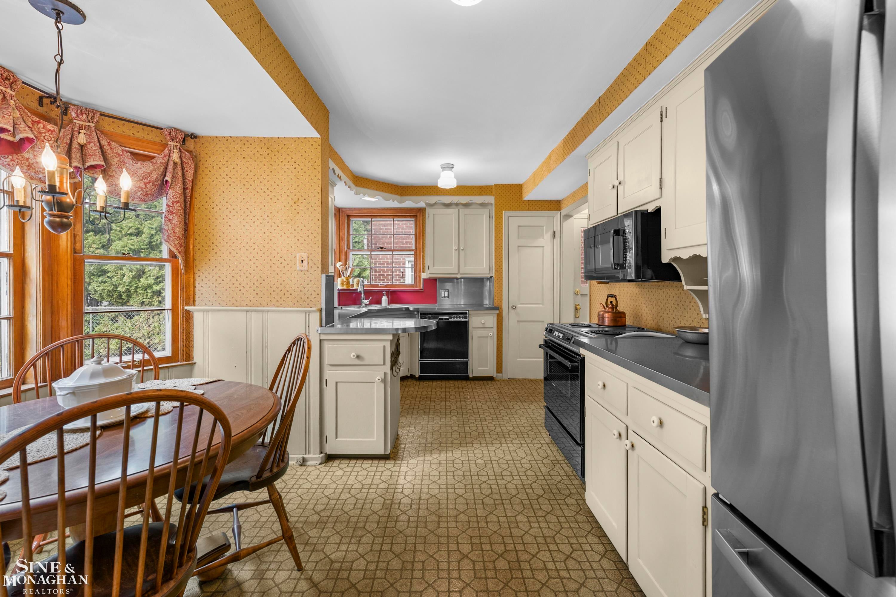 470 Allard Road Grosse Pointe Farms, MI 48236 - Photo 7 of 37 Gallery Image 7