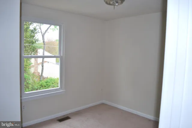 $2,000 | 4655 Whitaker Place, Woodbridge, VA 22193