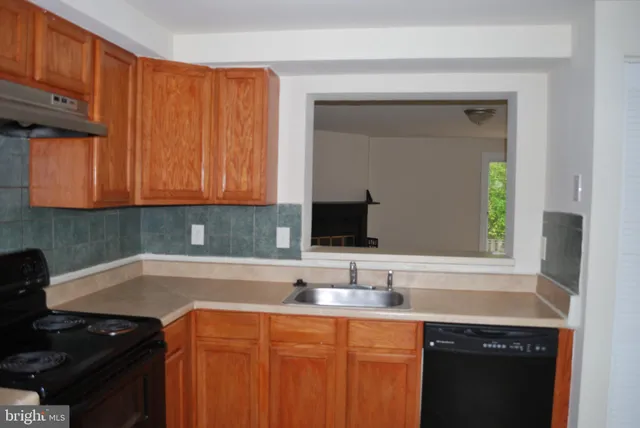 $2,000 | 4655 Whitaker Place, Woodbridge, VA 22193