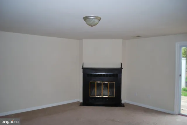 $2,000 | 4655 Whitaker Place, Woodbridge, VA 22193