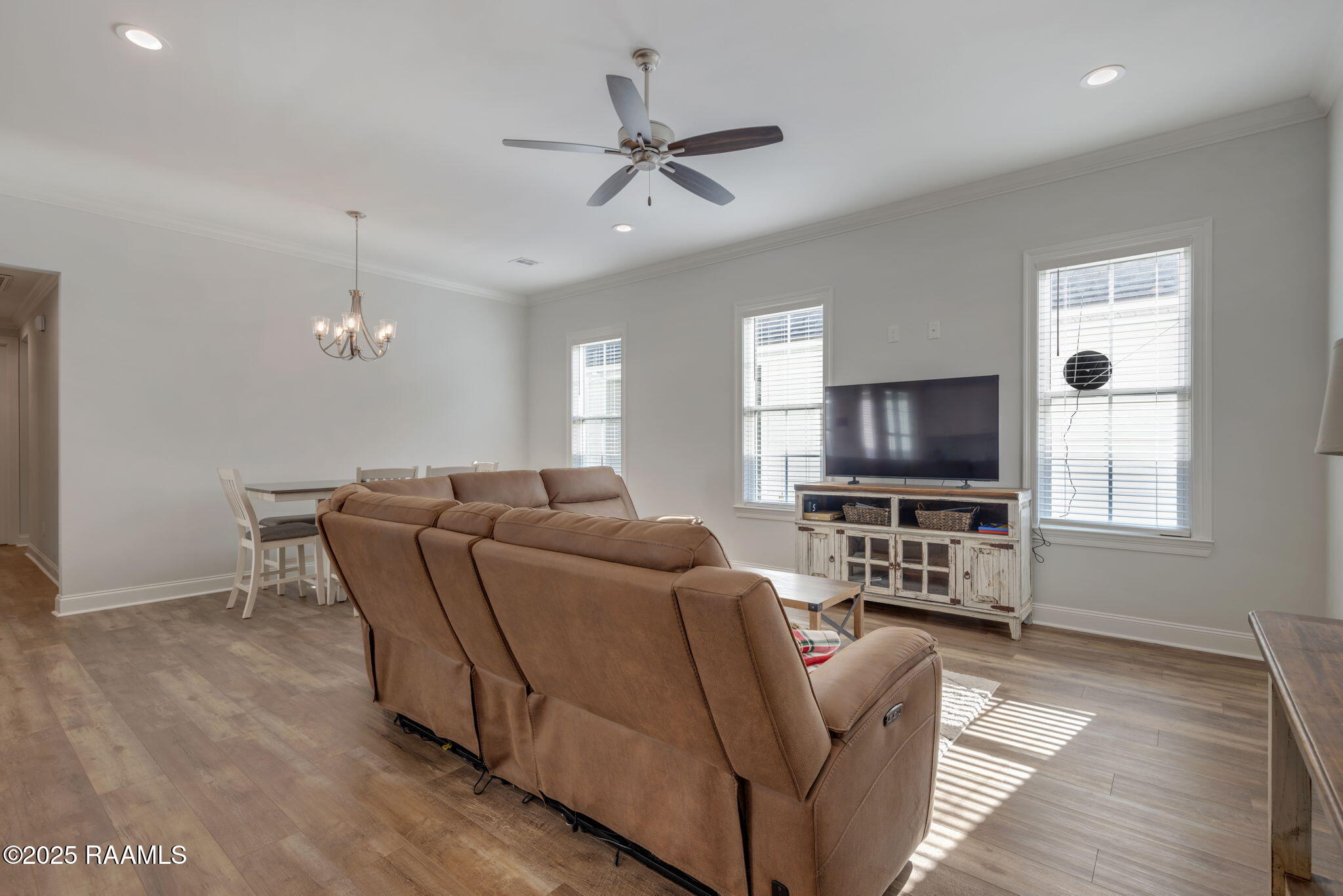 229 Alpine Drive Lafayette, LA 70506 - Photo 4 of 22 Living Room View 2