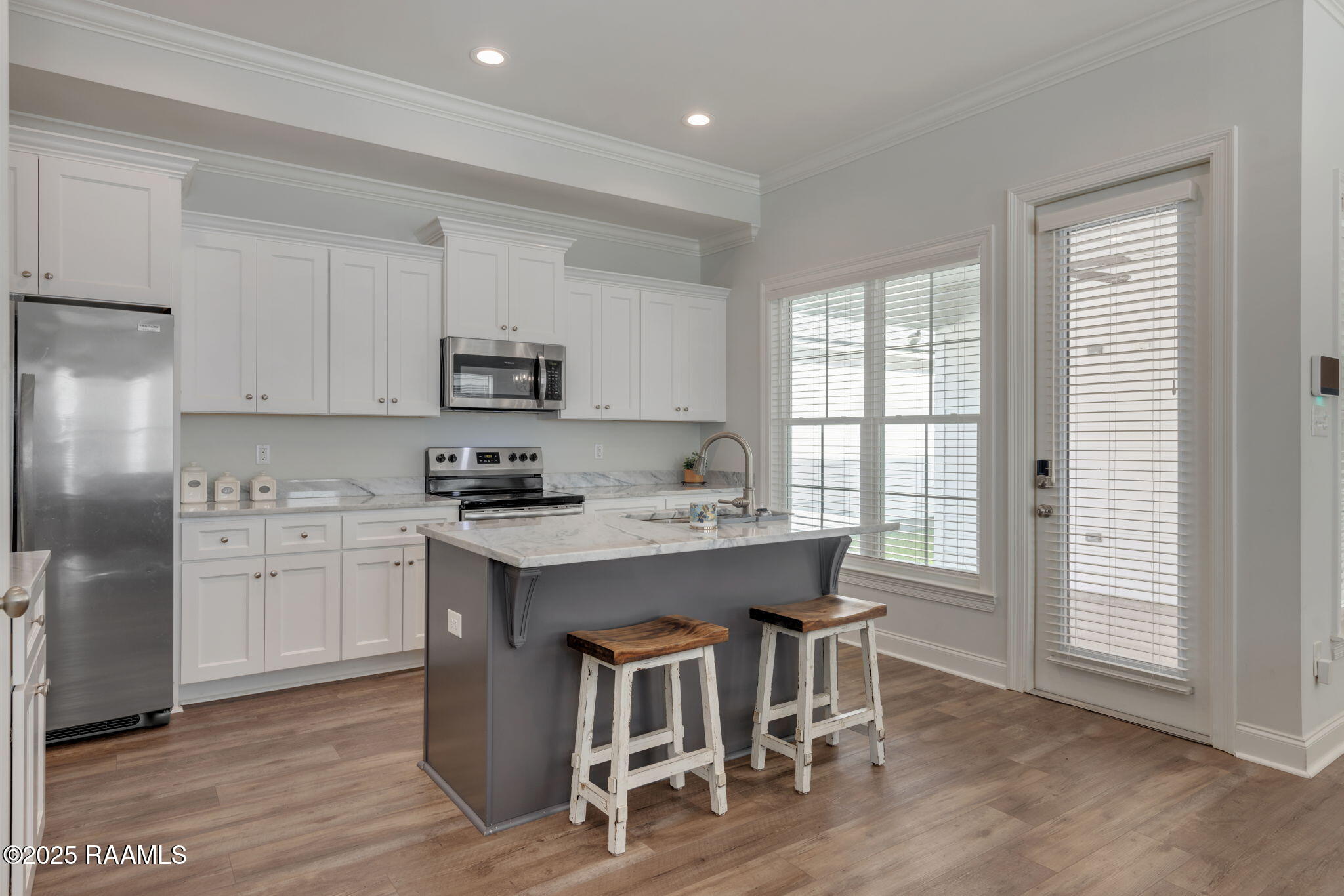 229 Alpine Drive Lafayette, LA 70506 - Photo 9 of 22 Kitchen View 2